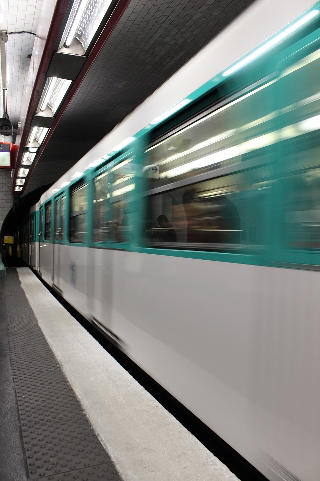 rencontre metro parisien